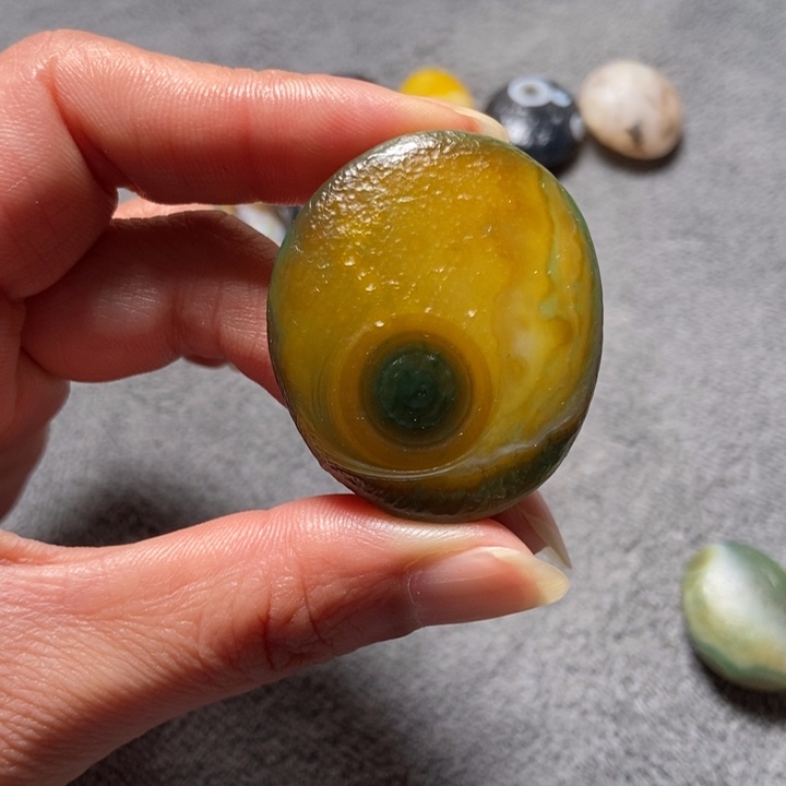 世***平玛瑙/玉髓未镶嵌珠宝奇石