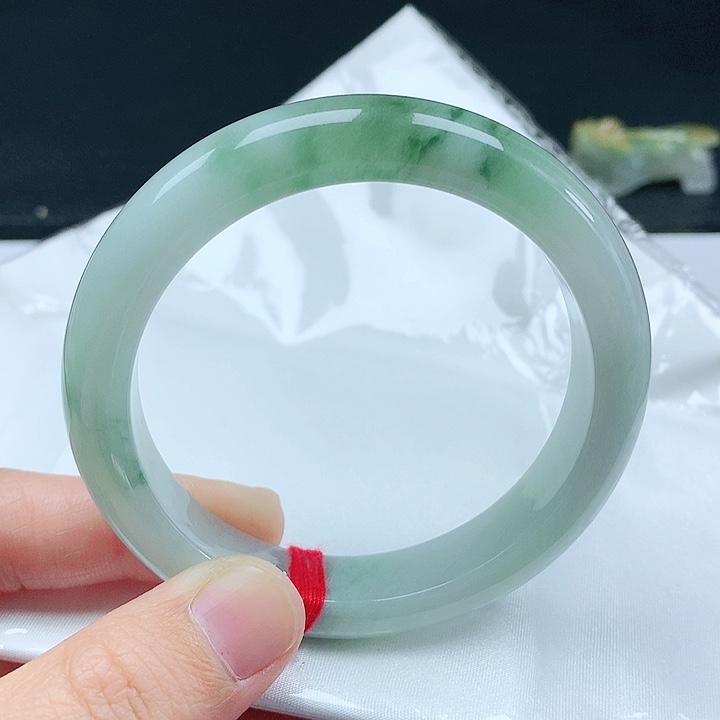 翡翠手镯未镶嵌天然翡翠手镯