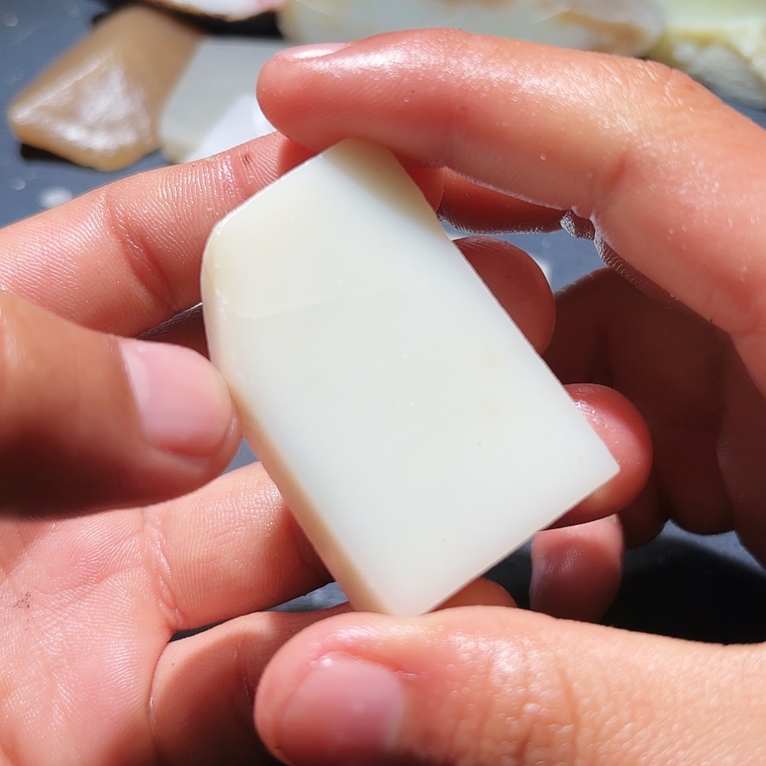 和田玉未镶嵌珠宝奇石