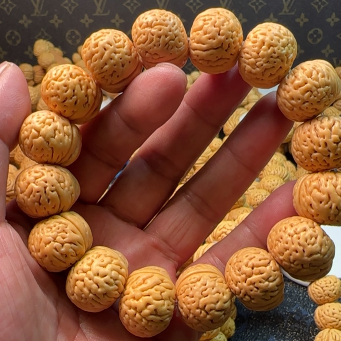 哎***！桃核吊坠南瓜王21尺