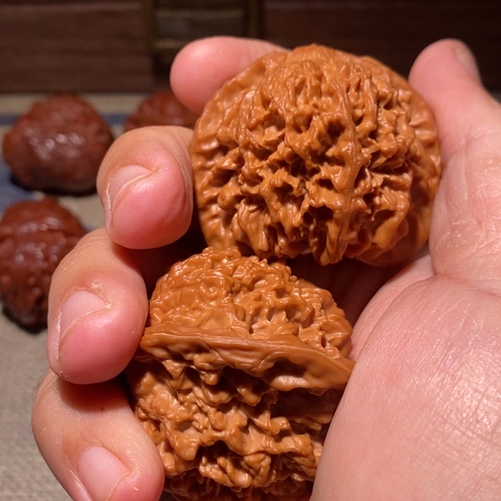 Z***z文玩核桃吊坠核桃