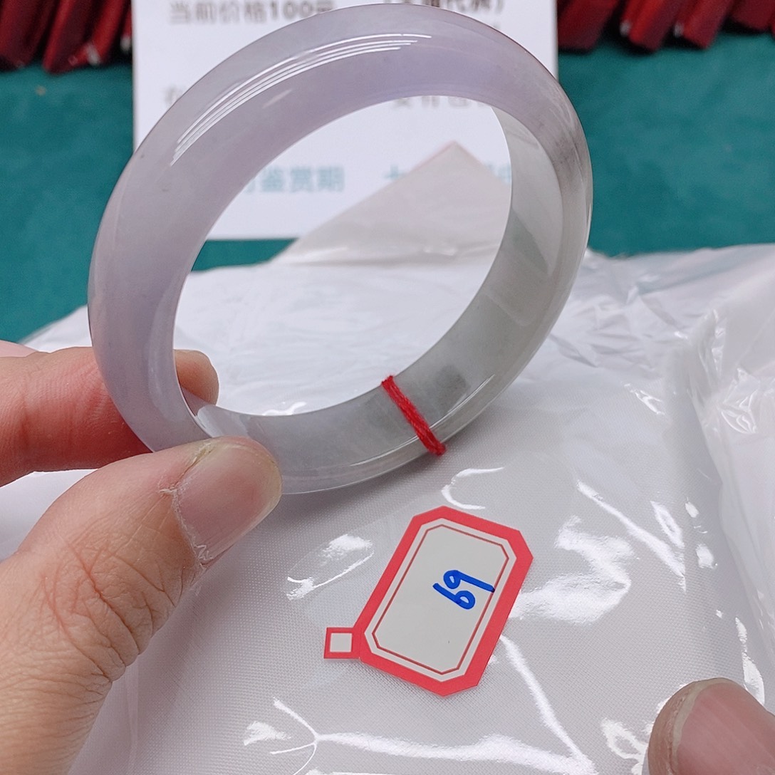 翡翠手镯未镶嵌699999999