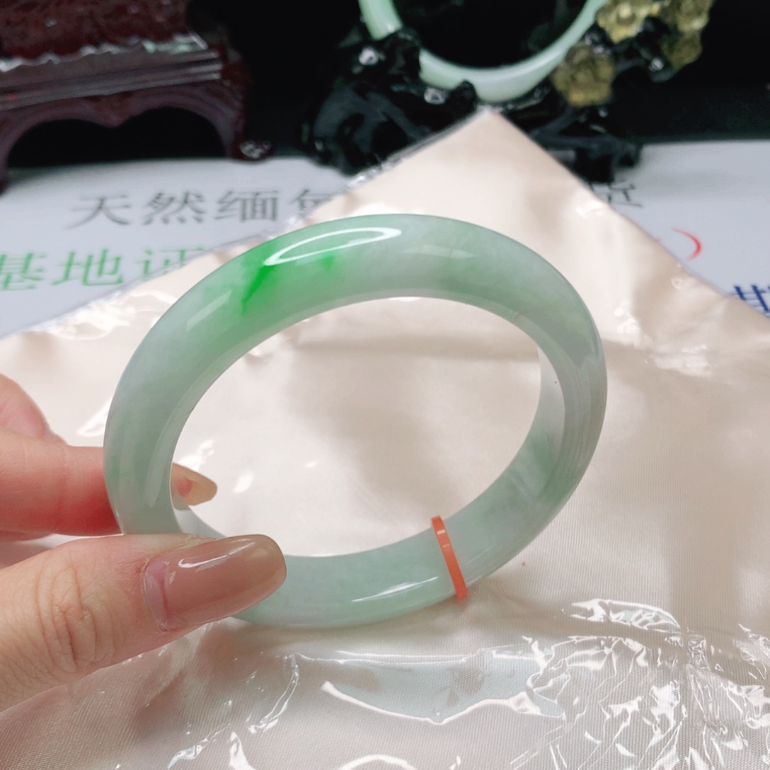 翡翠手镯未镶嵌缅甸天然A货翡翠