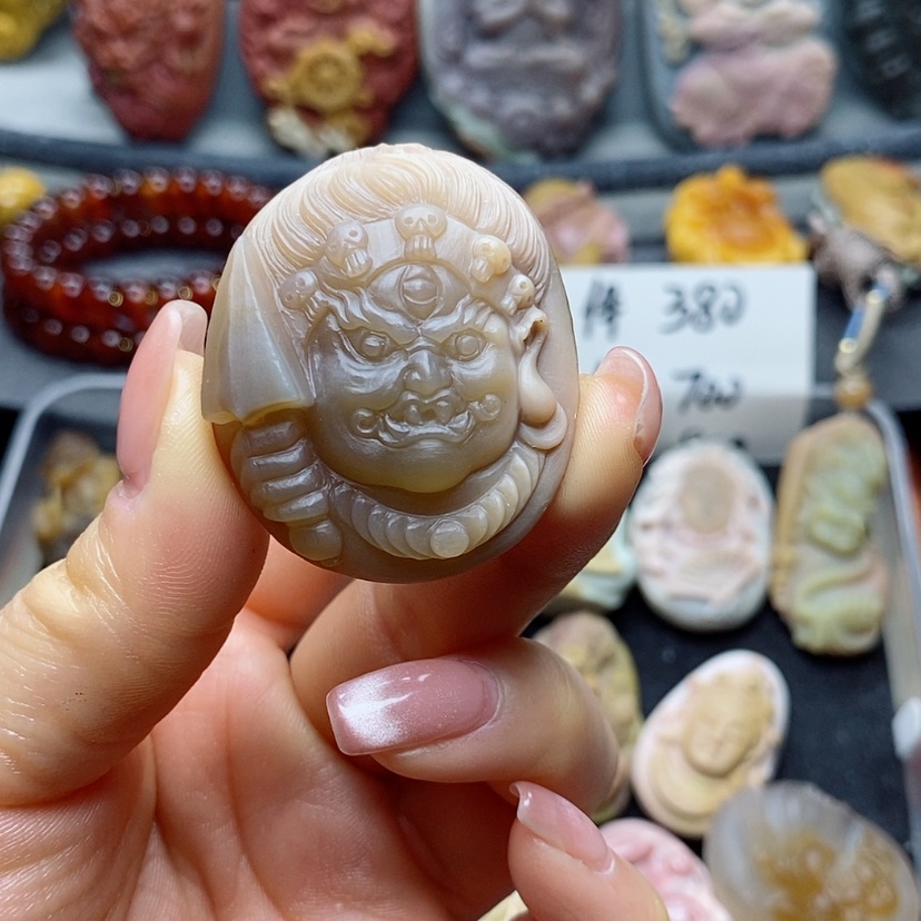 【闪购商品】定制石英质玉吊坠未镶嵌