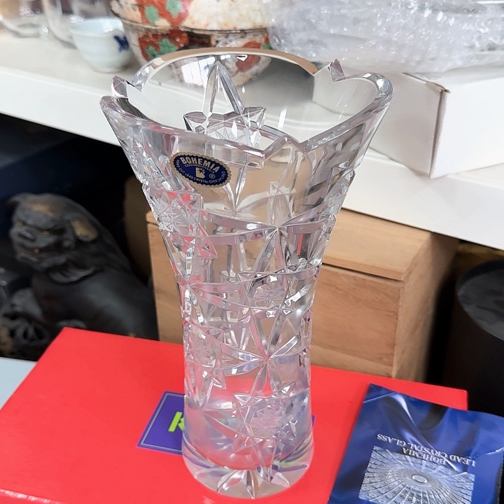 浮*瓷器。 瓷器。