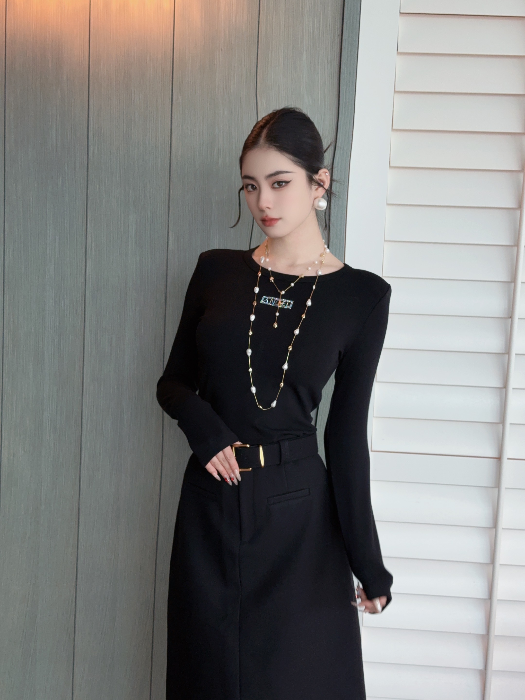 DIER【闪耀天使】黑白两色翅膀亮片胸字母长袖上衣SY15050