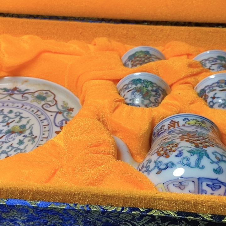 俺***总和田玉未镶嵌颈饰