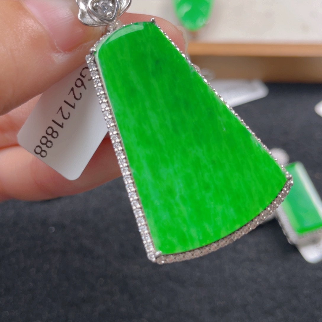 翡翠颈饰银S925镶嵌n n n m m m