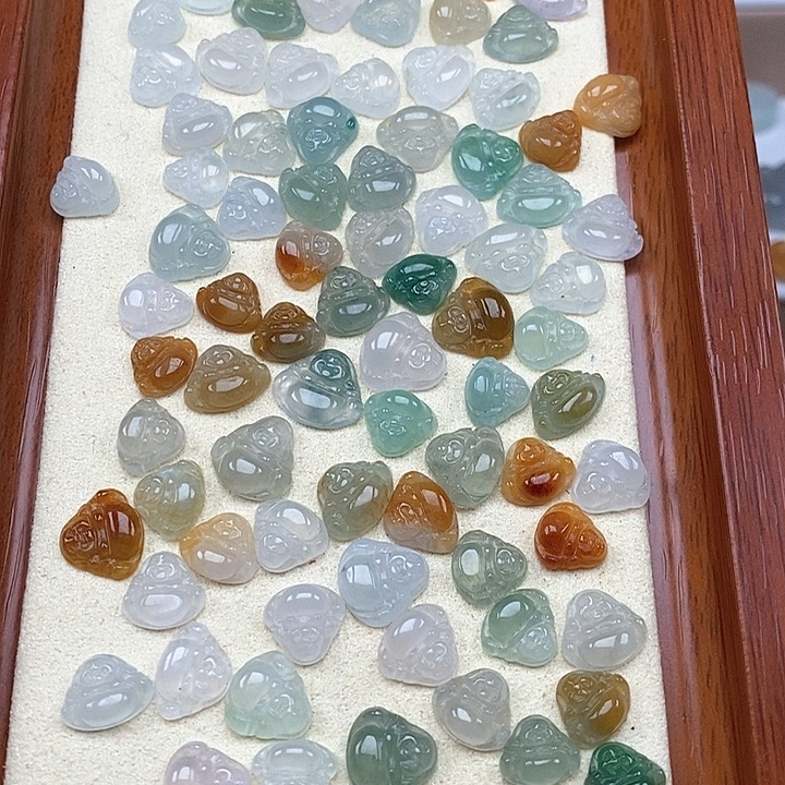 翡翠颈饰未镶嵌20一个