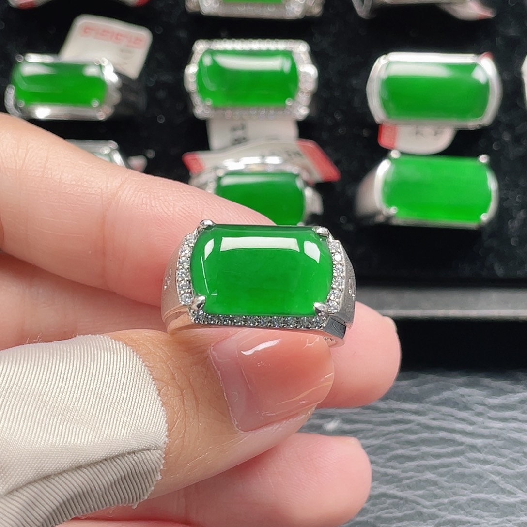 翡翠银S925镶嵌戒指天然A货翡翠没运费险3917