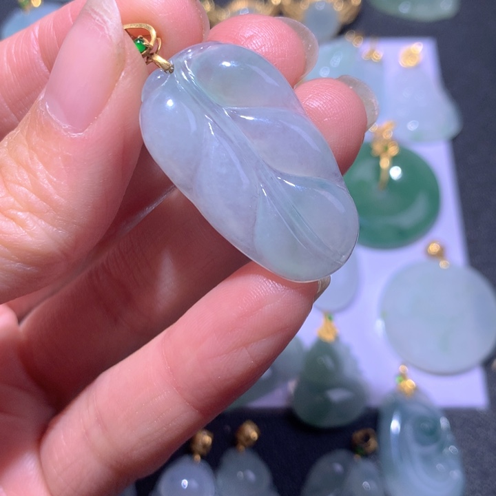 翡翠颈饰18K金镶嵌乍****店翡翠