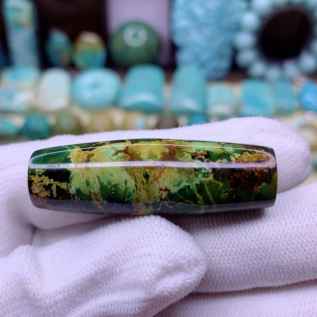 绿松石颈饰未镶嵌