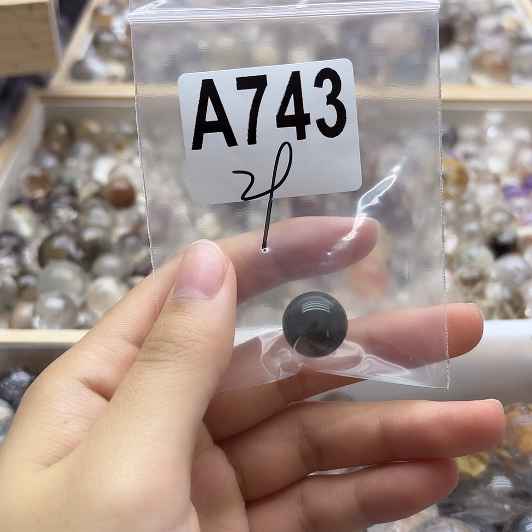 钱***多水晶未镶嵌珠宝半成品743