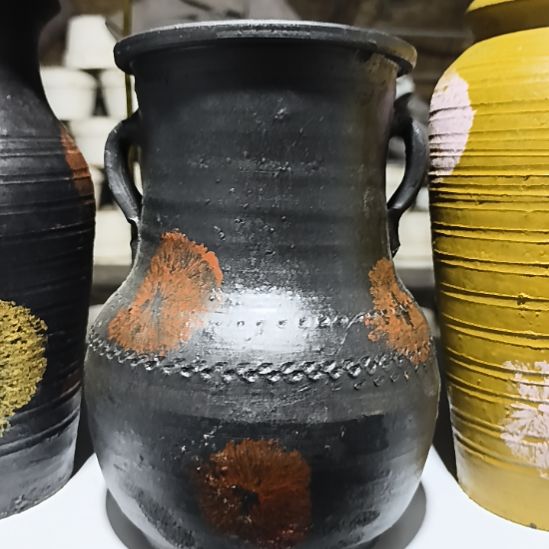 黑色双耳橘色花口径14高度24默认无孔（需要打孔自行备注）