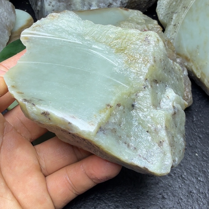 和田玉（糖玉）未镶嵌珠宝奇石