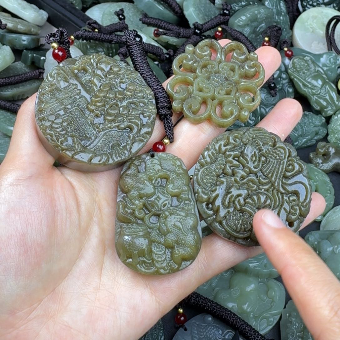 和田玉颈饰未镶嵌