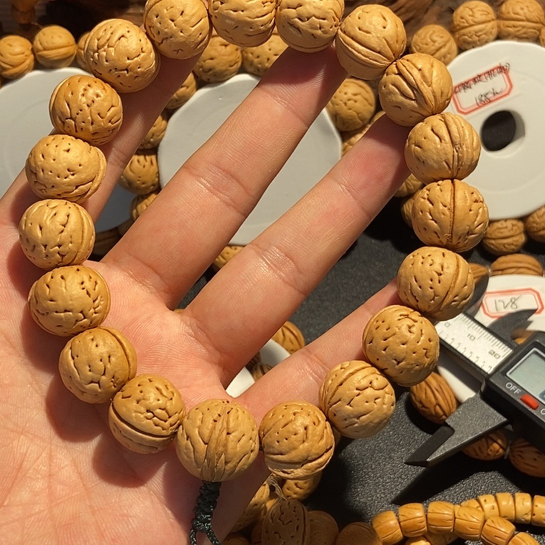 k***k手串桃核陨铁桃核手持