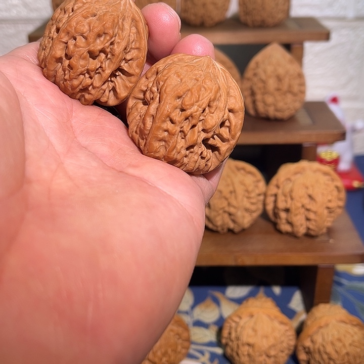 文玩核桃吊坠凹底