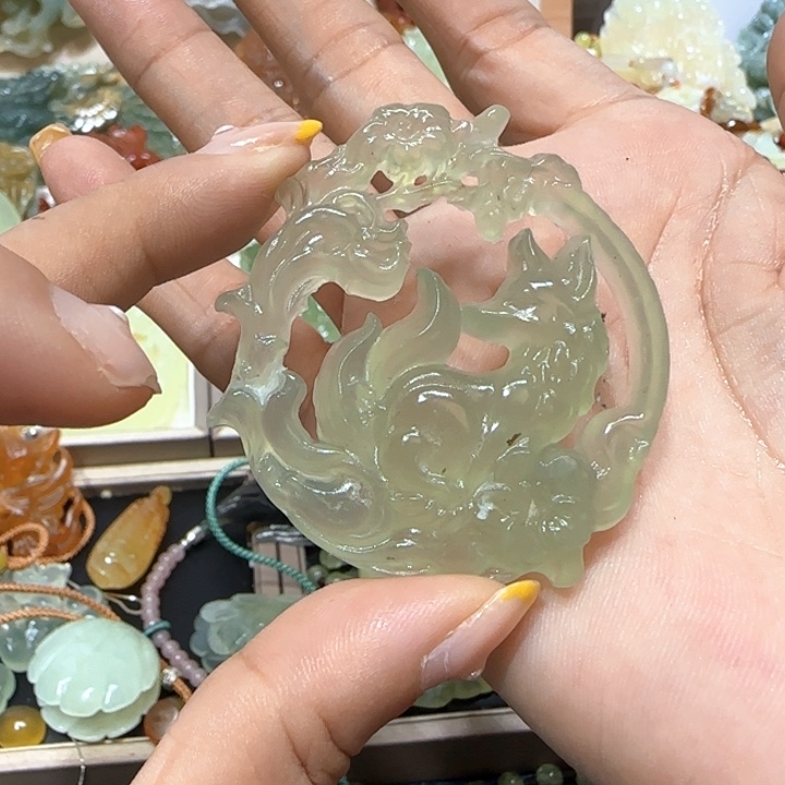 蛇纹石玉未镶嵌吊坠