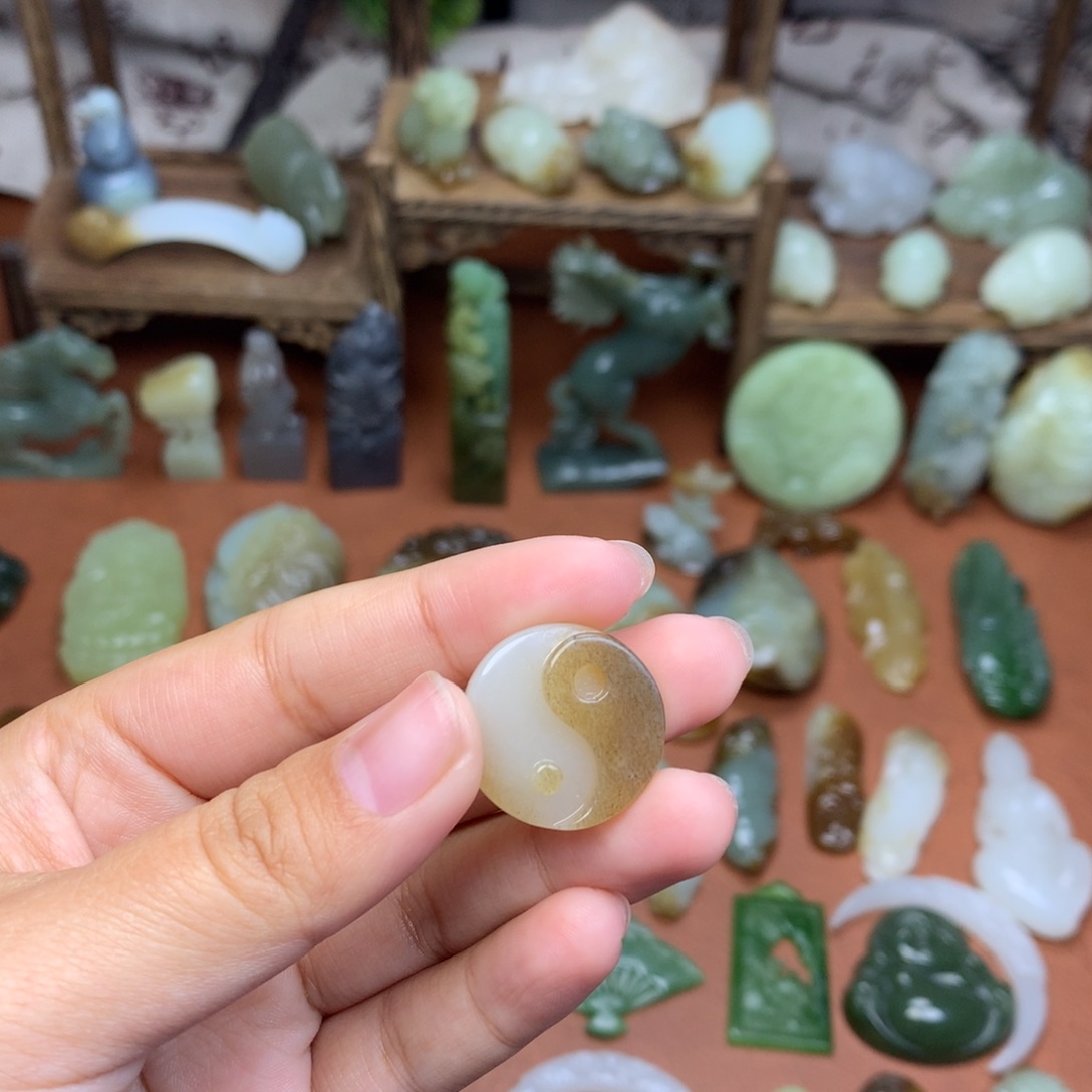 和田玉未镶嵌挂件