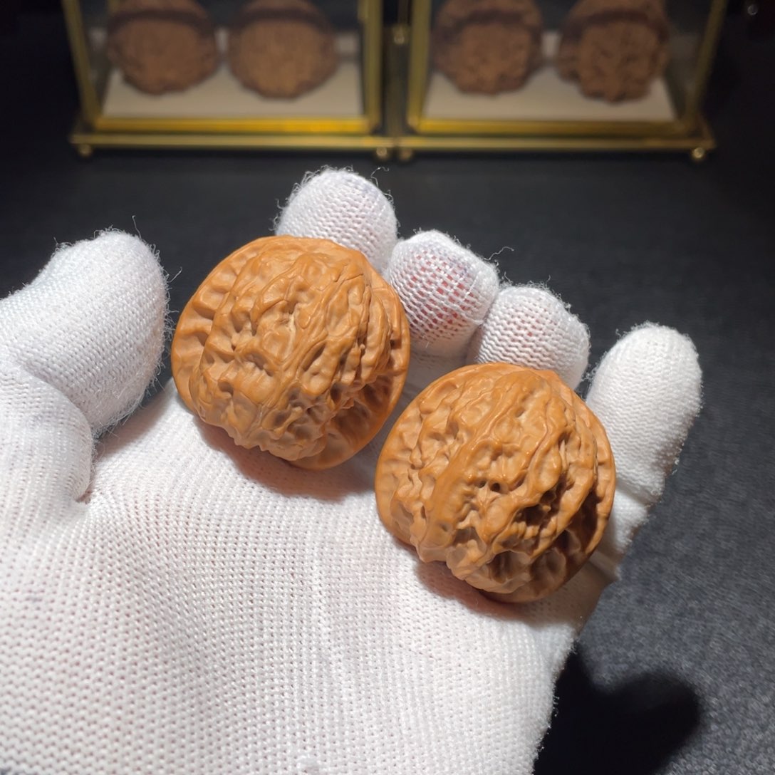 文玩核桃吊坠38野狼