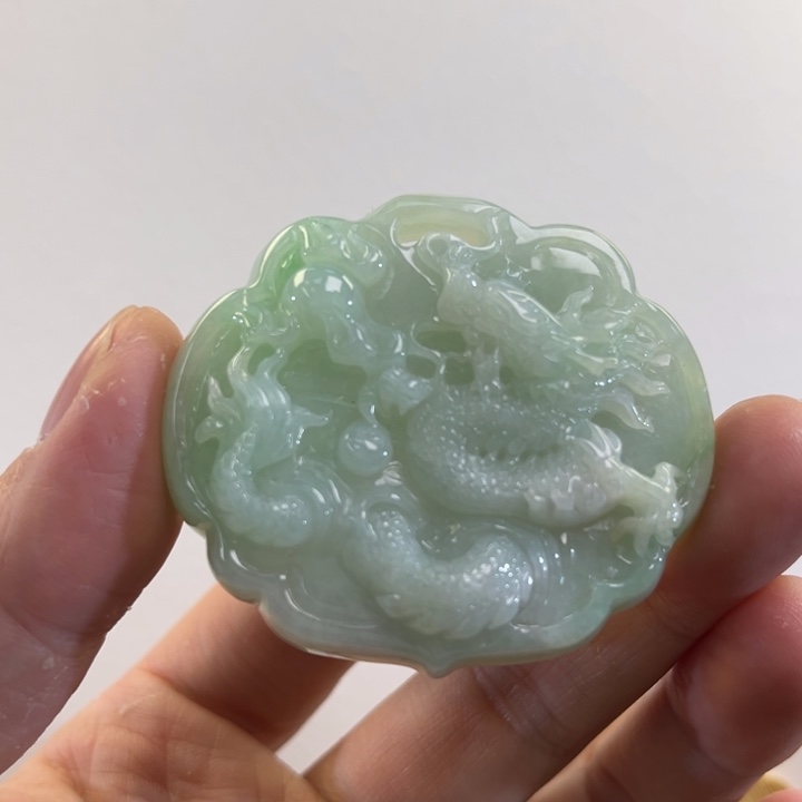 翡翠吊坠(赠链)未镶嵌代编织