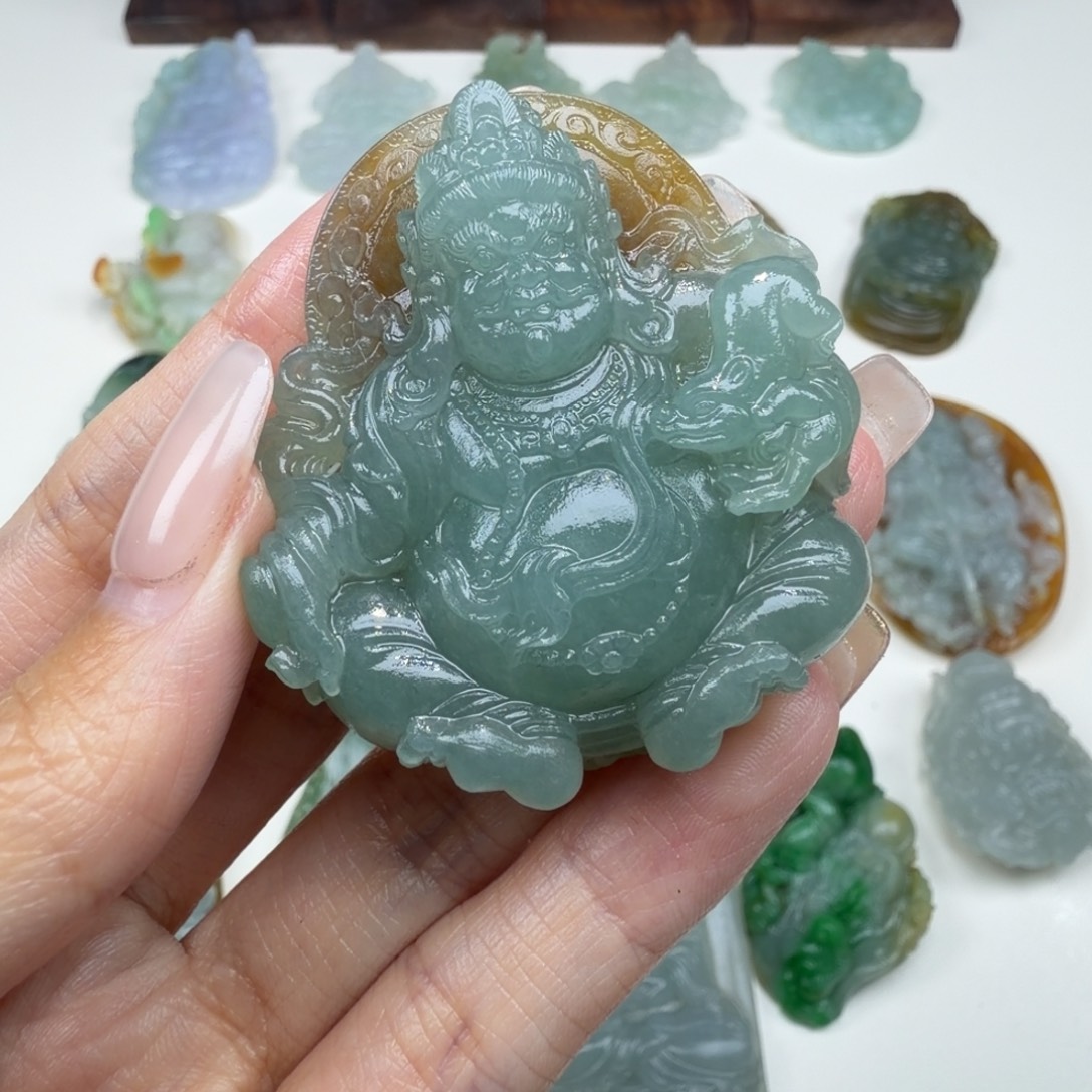 卧***胆定制翡翠未镶嵌财神