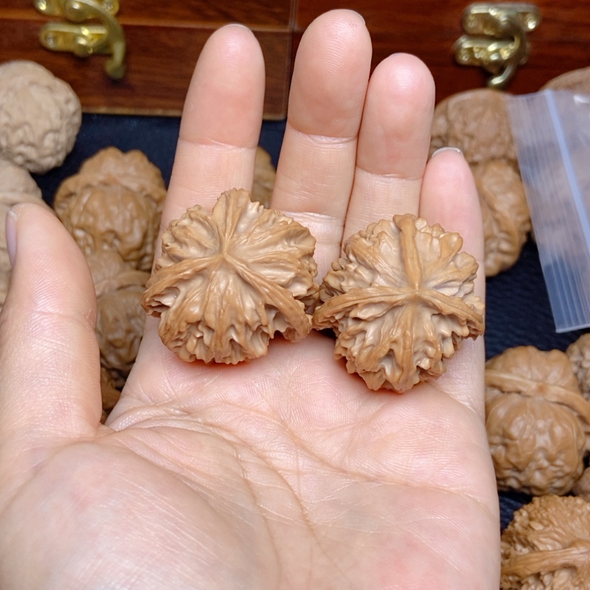 【闪购商品】文玩核桃吊坠ネ***ω人丁棱34