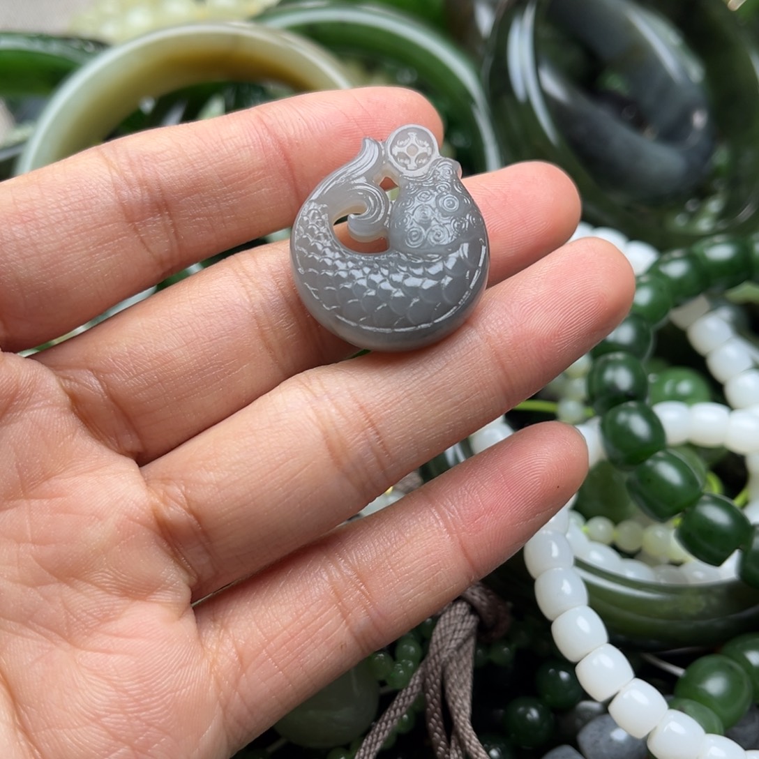 和田玉未镶嵌颈饰