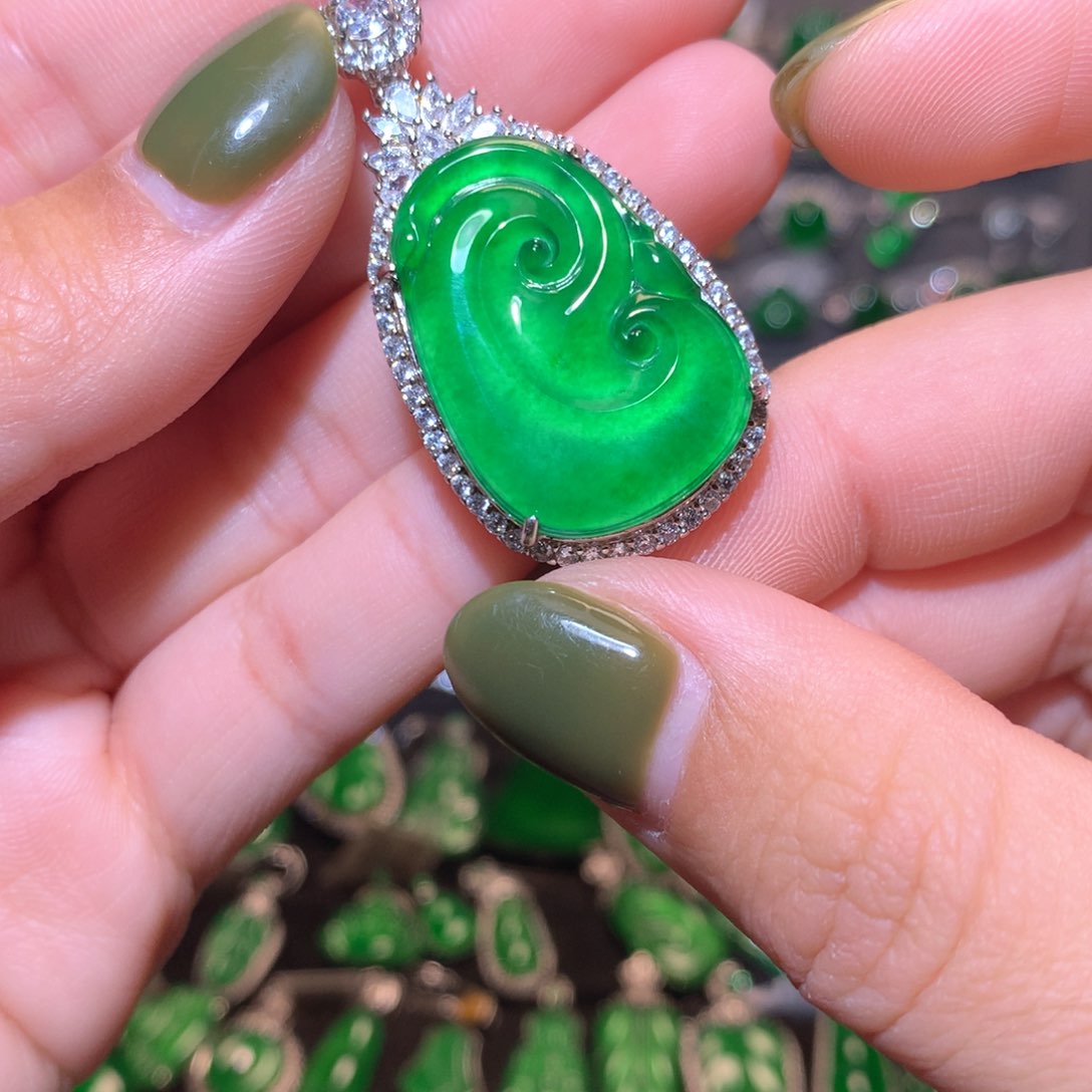 翡翠颈饰银S925镶嵌如意