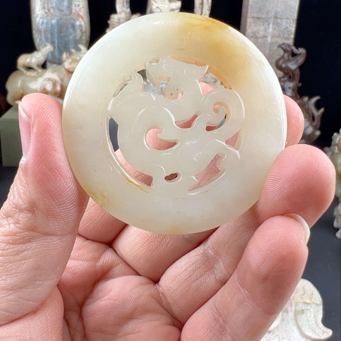 和田玉挂件未镶嵌好**荐