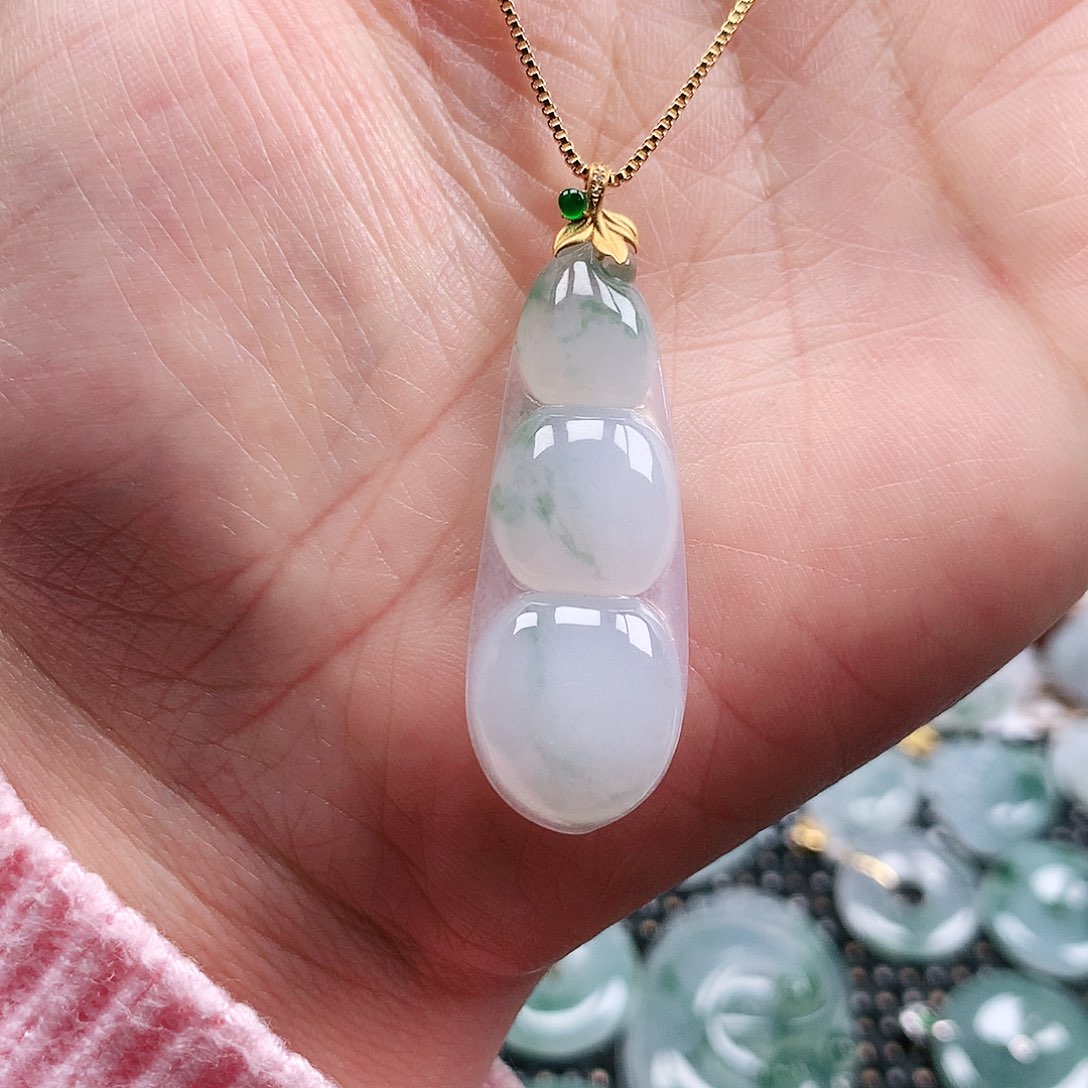 【闪购商品】翡翠吊坠(不含链)18K金镶嵌福豆