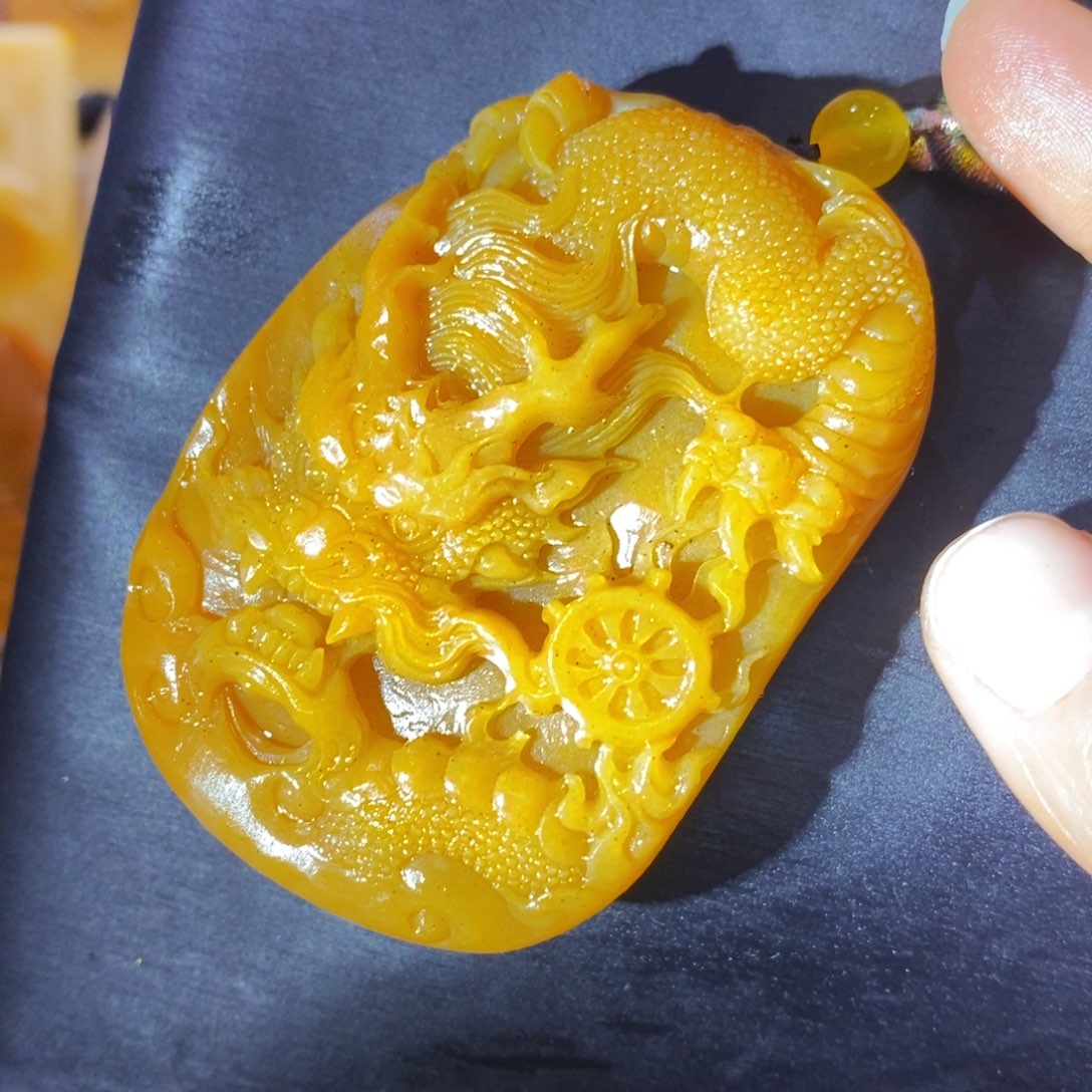 石英质玉（黄龙玉）颈饰未镶嵌