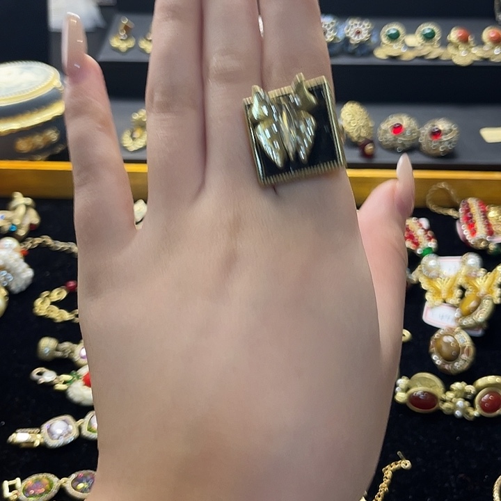 大理石纯铜美丽芭蕾是我们