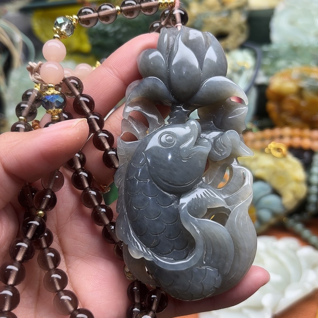 蛇纹石玉未镶嵌颈饰