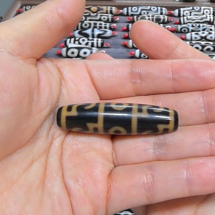 玛瑙/玉髓颈饰未镶嵌一**缘