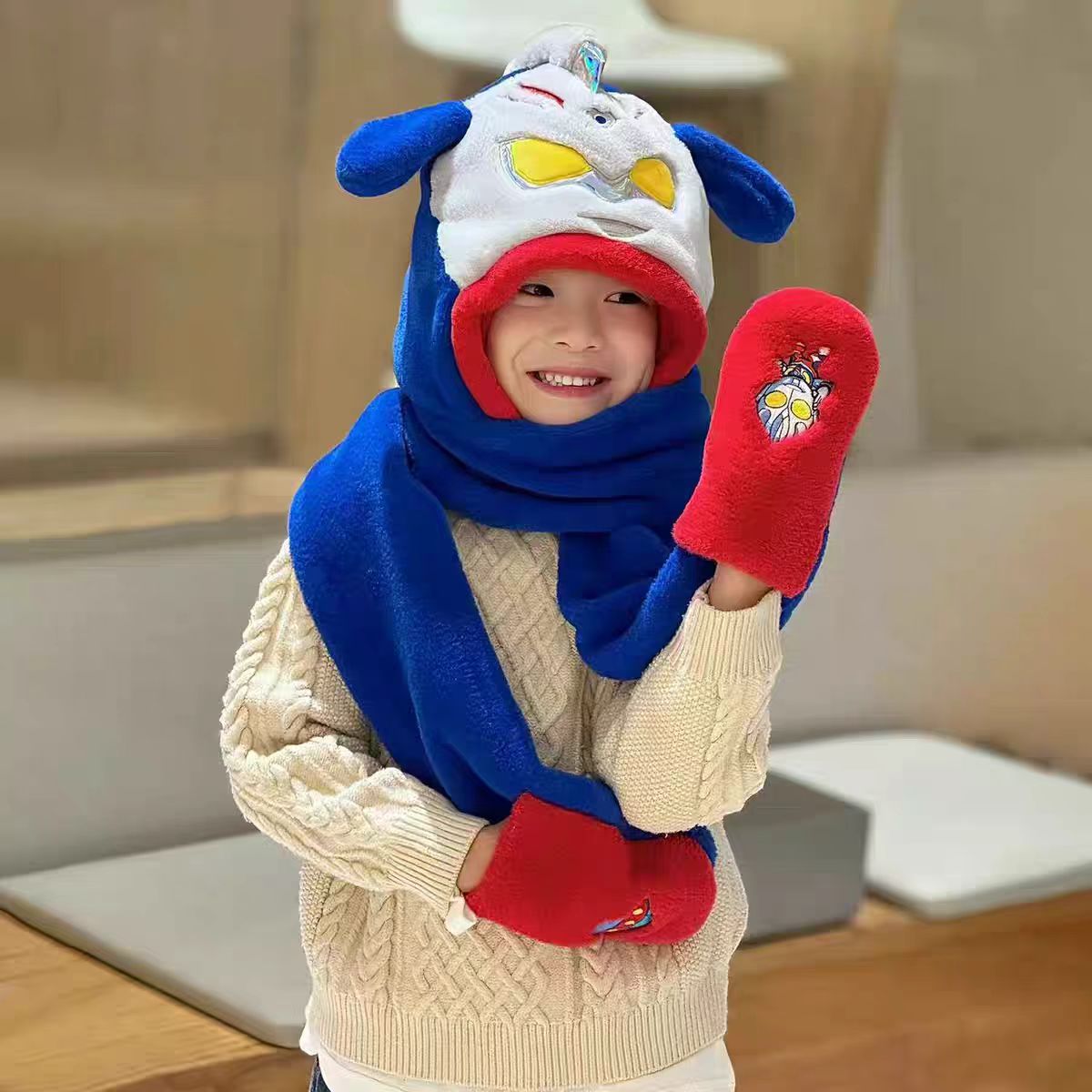 668-1218/33-198  一捏耳朵会动的蓝手套赛罗奥特曼三件套