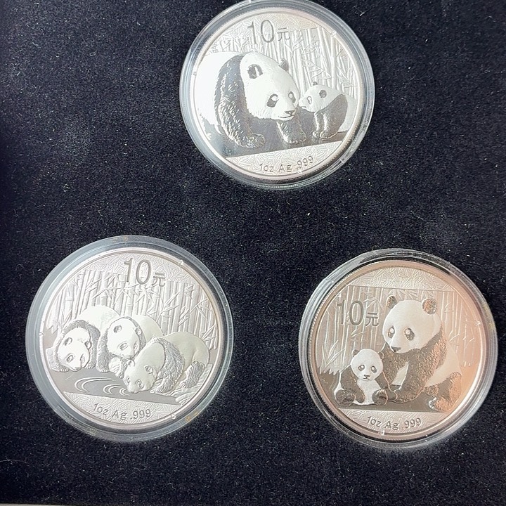 纯银2011、2012、2013熊猫银币套带盒