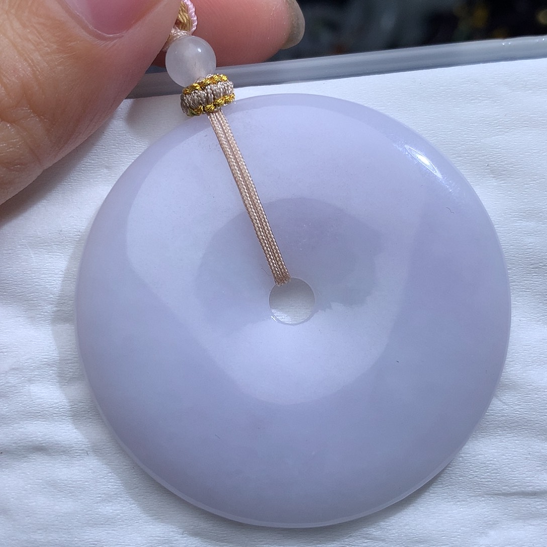 翡翠未镶嵌颈饰370。