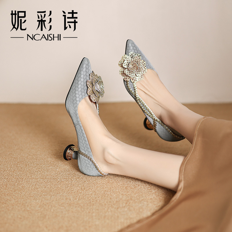 2025年新款温柔风软皮浅口气质优雅女鞋设计感百搭时尚单鞋2537