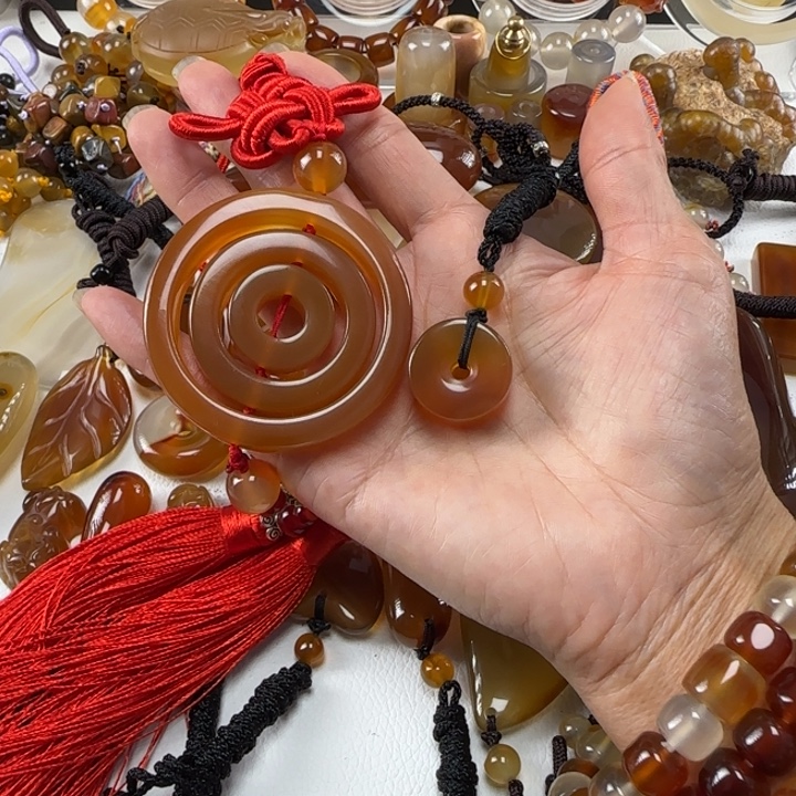 L***铭玛瑙/玉髓未镶嵌颈饰