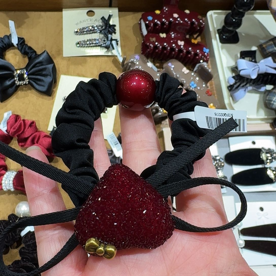 皮质非金属爱心发绳