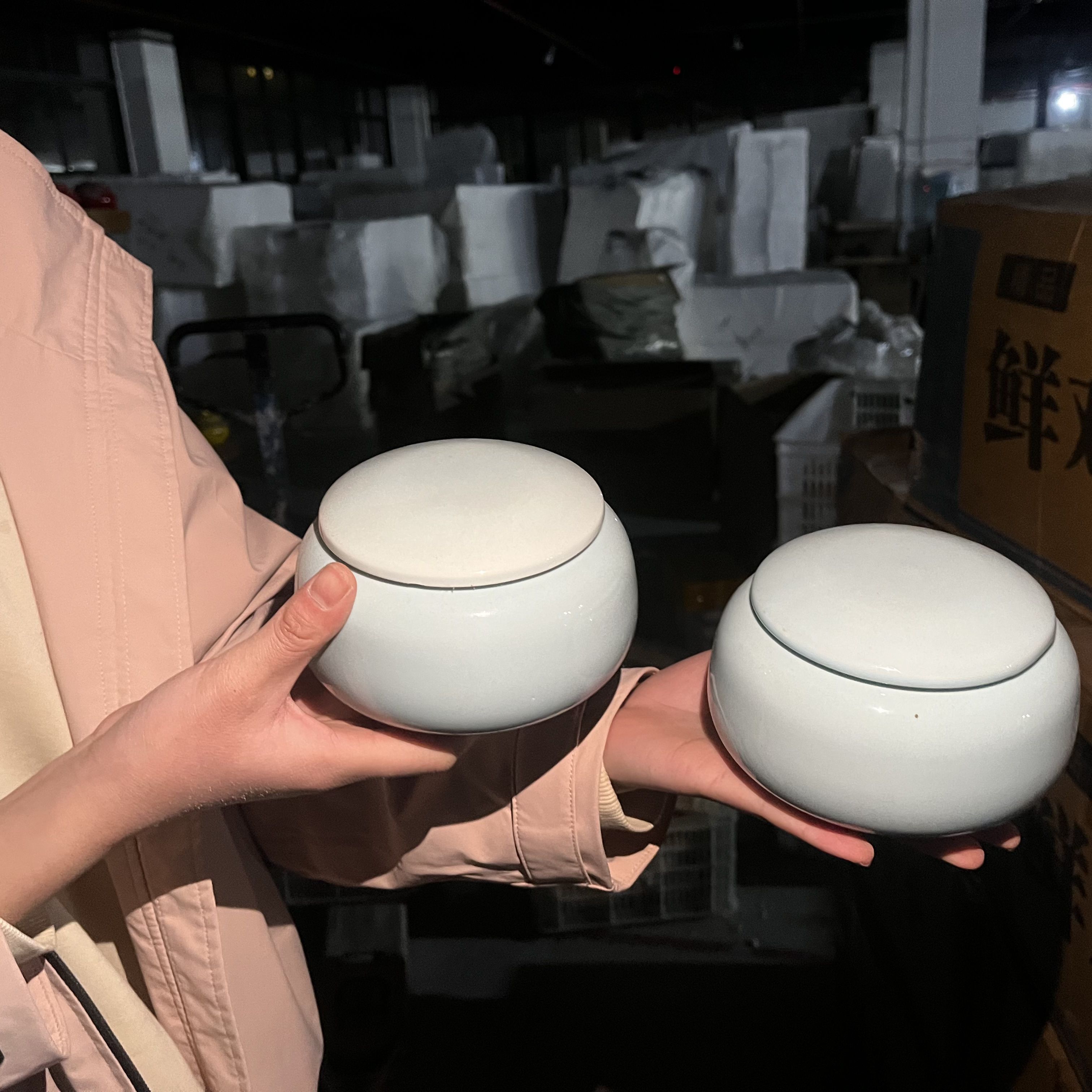 天空蓝扁平茶叶罐