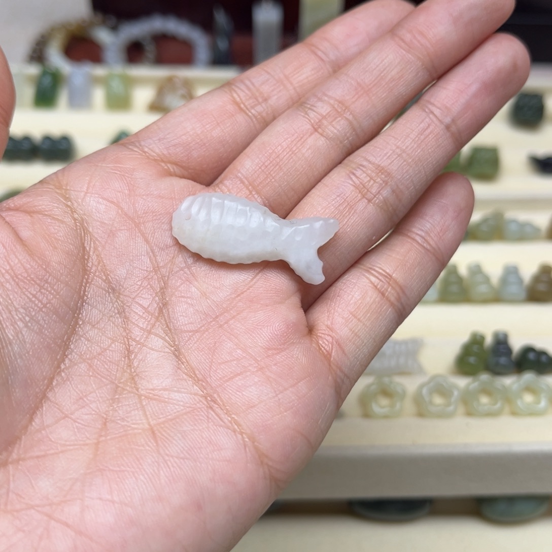 和田玉未镶嵌珠宝半成品