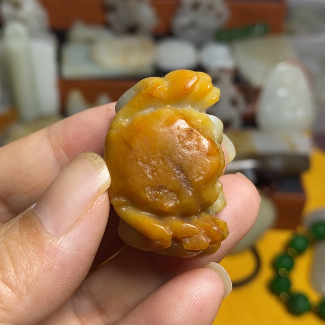 颈饰未镶嵌和田玉（糖玉）