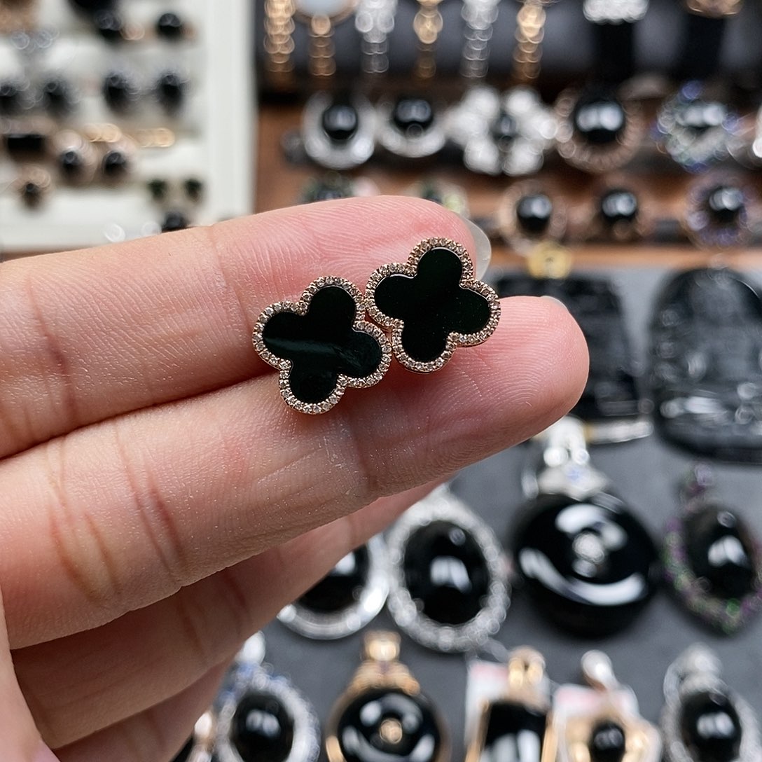 翡翠18K金镶嵌耳饰墨翠