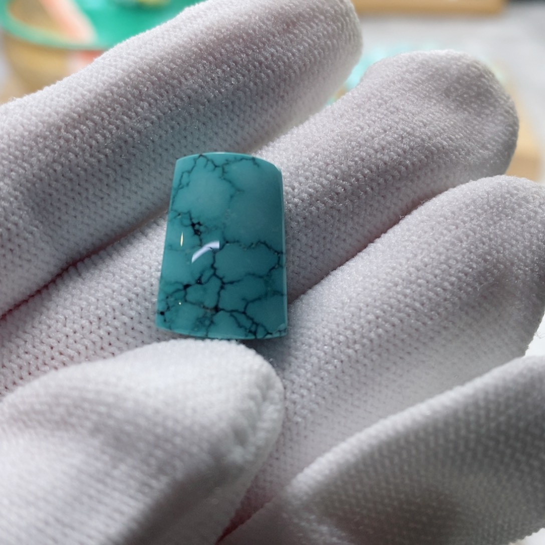 绿松石颈饰未镶嵌