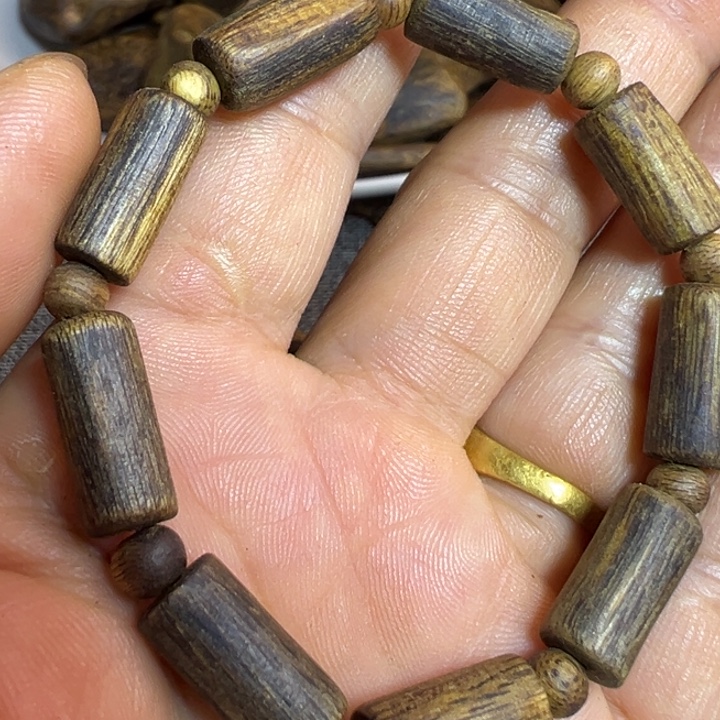 沉香沉香碎屑随形树心桶珠