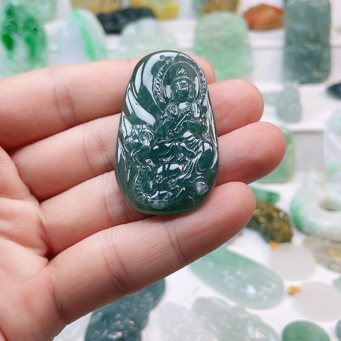 翡翠颈饰未镶嵌普贤