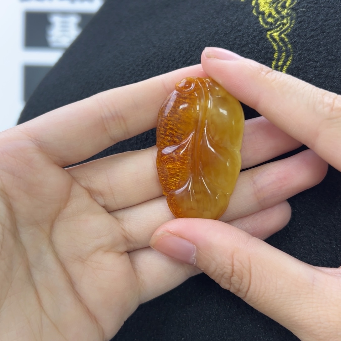 未镶嵌琥珀珠宝奇石
